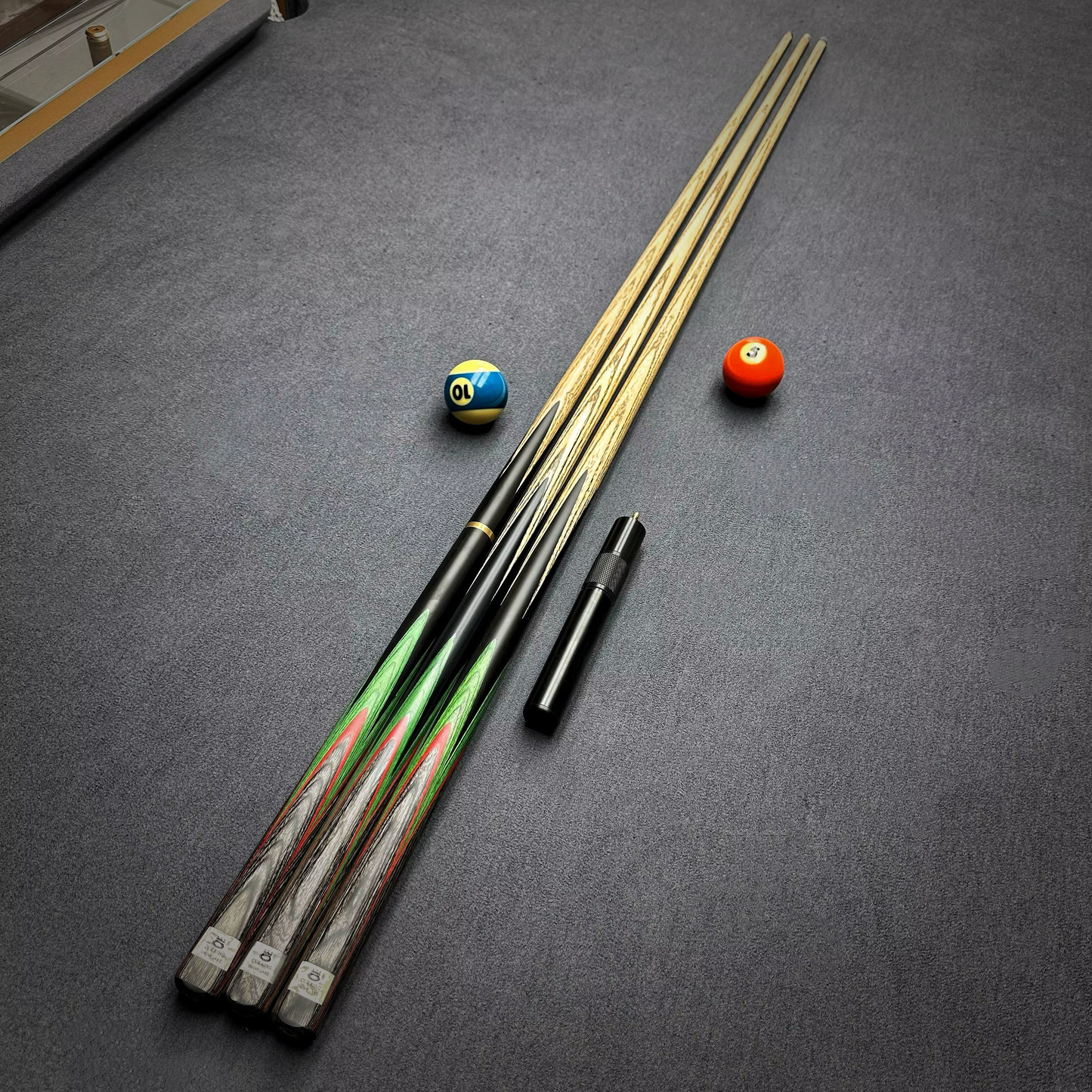 Omin 3/4 Cue & Case Set “Green & Red Splices